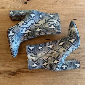Pretty Little Thing Mid Calf Snake Print High Block Heel Bootie Women’s 6 Prelov